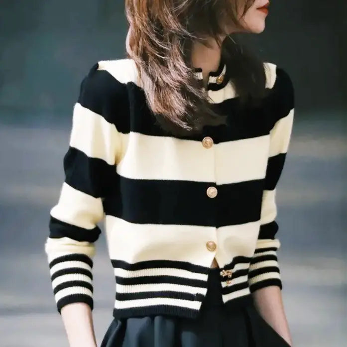 ゴールドボタンボーダーニットカーディガン